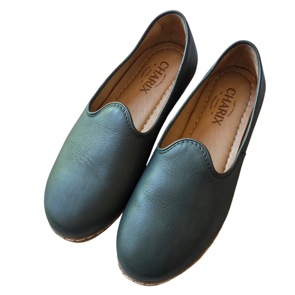 Charix Leather Slip-on Flats in Hunter Green, Pristine Condition sz 38, 7.5